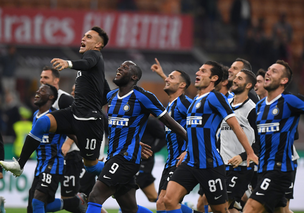 亚足联官网：上海海港卫冕中超冠军，却在亚洲赛场举步维艰（亚足联官网：上海海港连冠中超，亚洲赛场难有突破）