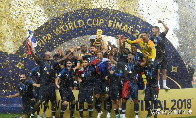 王曼昱3-8逆转后再轰11-2，梁靖崑痛失好局吞首败，国乒8-2法国