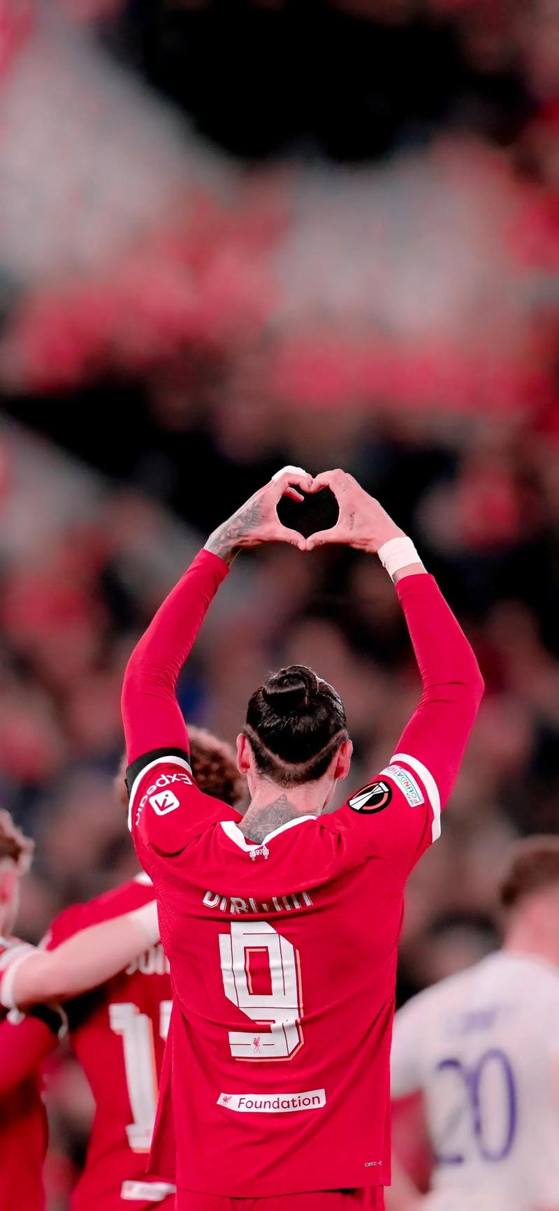 意媒：尤文在关注里昂中场莫顿，未来几周会进行试探性接触（意媒：尤文盯上里昂中场莫顿，数周内或展开试探接触）