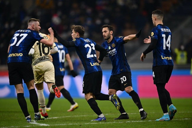 官方：大阪钢巴外援阿拉诺合同到期，将在赛季结束后离队