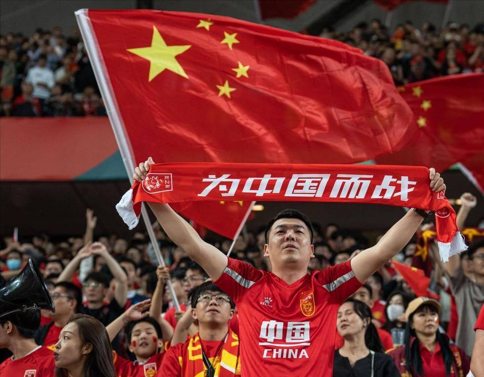 意天空预测那不勒斯战亚特兰大首发：变阵343，霍伊伦突前（意天空：那不勒斯对阵亚特兰大预计首发出炉，改用3-4-3阵型，霍伊伦领衔锋线）