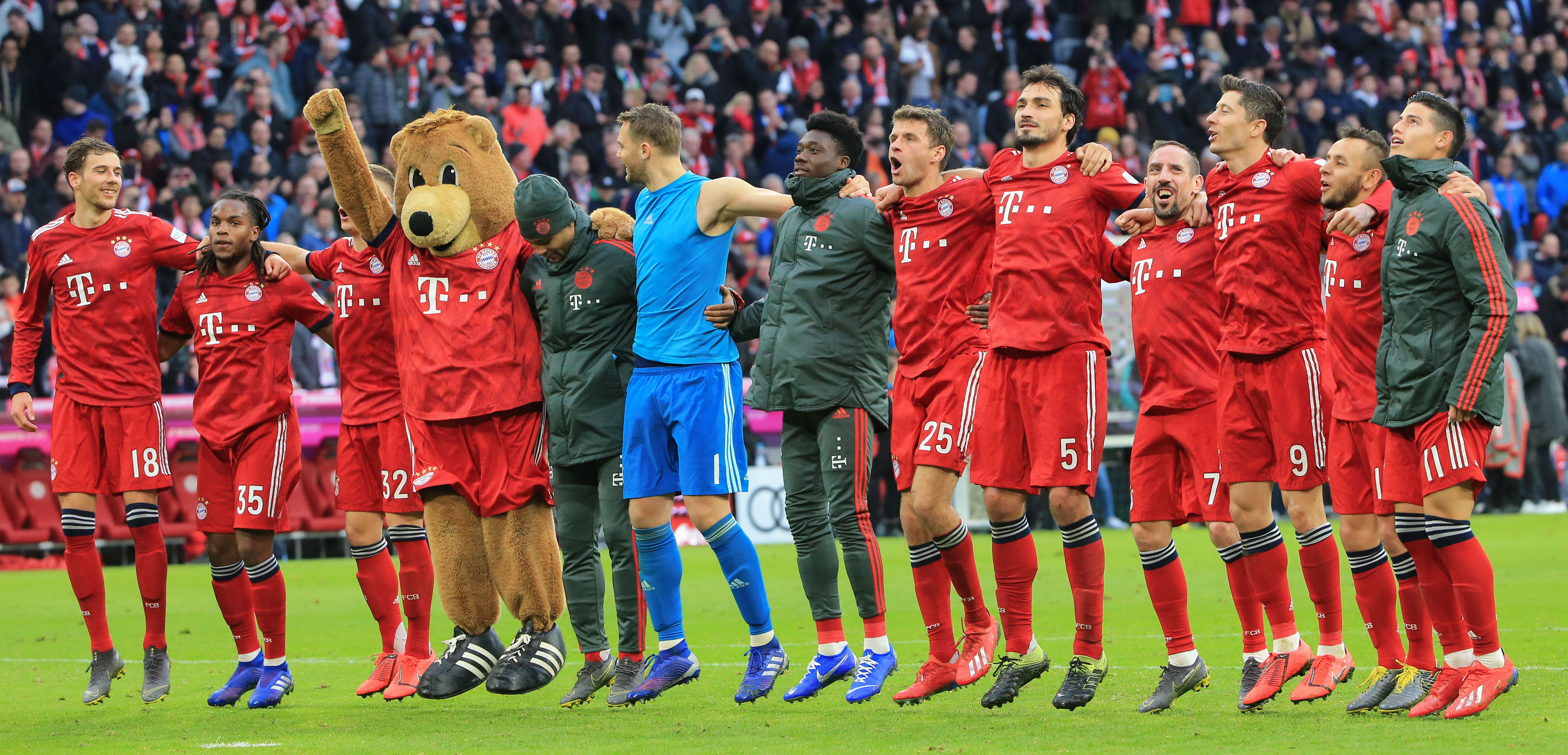 德甲最新积分战报 多特6轮不败稳居第3 差拜仁9分（德甲积分榜更新：多特近6轮不败稳居第三，落后拜仁9分）