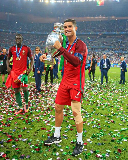 RMC：法国裁判工会谴责足协撤回对马赛主席隆戈里亚的诉讼（RMC：法国裁判工会批评足协撤销对马赛主席隆戈里亚的起诉）