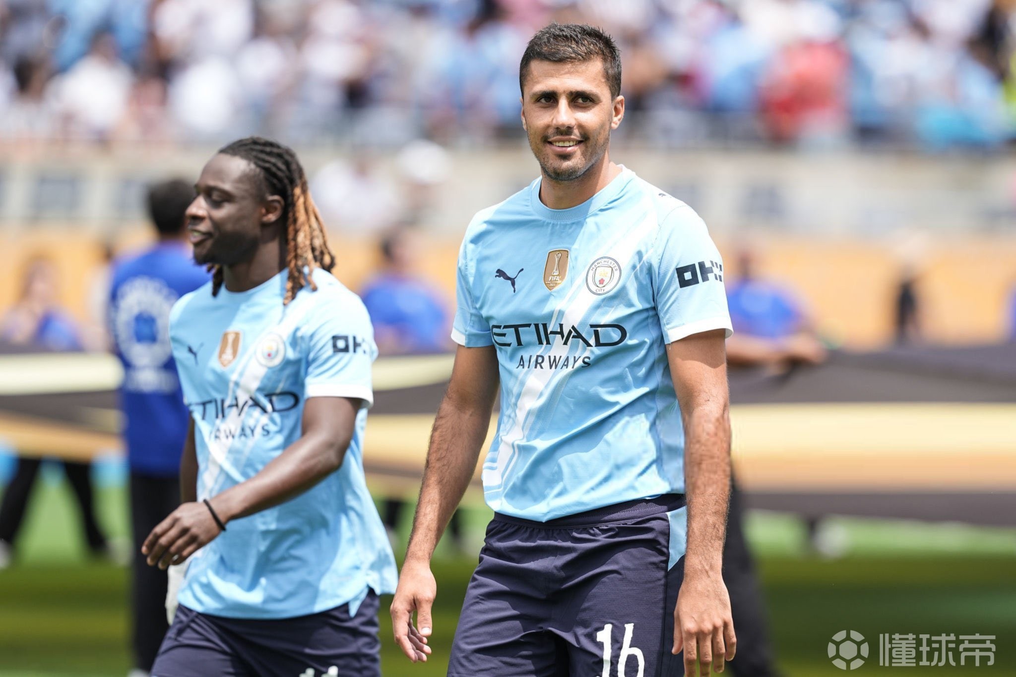 挪威后卫：中场休息时哈兰德让我们多传中，最后奏效了