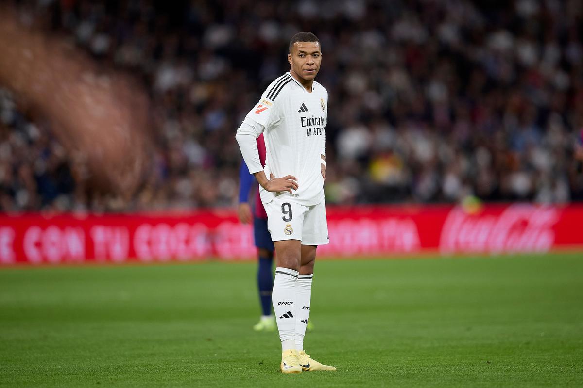 6分42秒，姆巴佩完成欧冠历史第二快帽子戏法（姆巴佩6分42秒上演欧冠史上第二快帽子戏法）