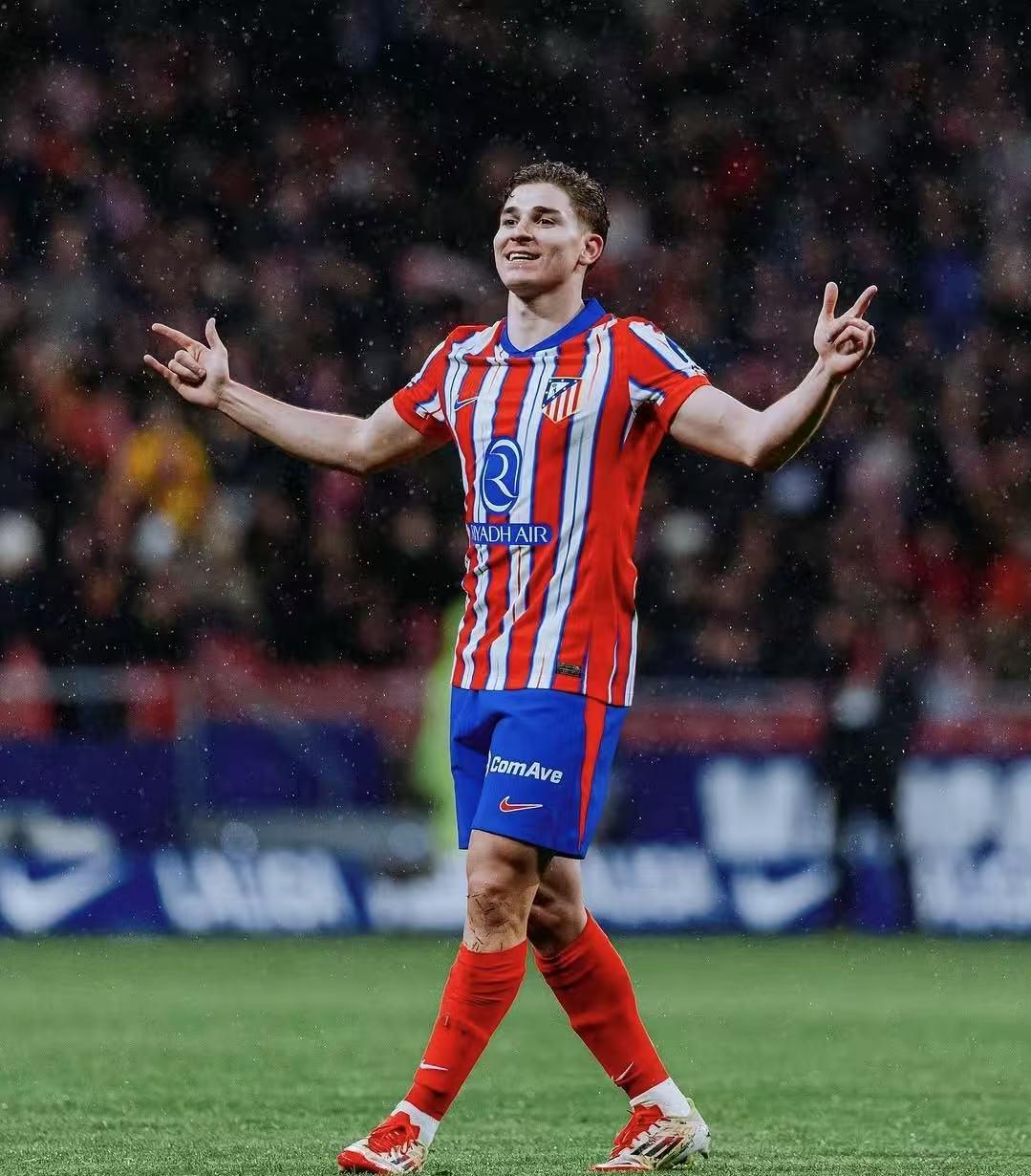 意甲战报：贝内德扎克点射、恩佐拉直红，比萨0-1帕尔马（意甲快讯：贝内德扎克点球建功、恩佐拉直红，比萨0-1帕尔马）