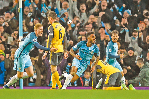 梅开二度，弗格森成为第3位代表意大利球队欧战进球的爱尔兰人（独中两元，弗格森跻身为意大利俱乐部在欧战破门的第三位爱尔兰球员）