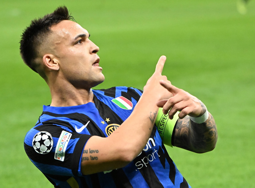 铁卫主场首球比肩C罗，曼联1-1西汉姆联，反超利物浦升英超第八（铁卫老特拉福德处子球追平C罗纪录，曼联1-1西汉姆，力压利物浦升至英超第八）