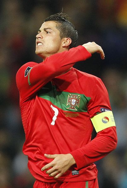 TA：即便阿森纳赢得英联杯冠军，恐怕也没多少人会感到满意（TA：哪怕阿森纳夺得英联杯冠军，也难令多数人满意）