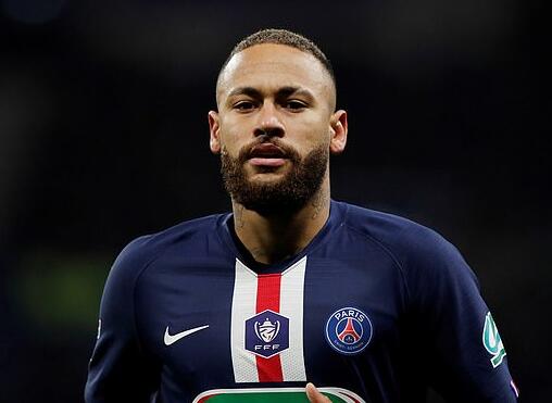 AC米兰在意大利杯负于拉齐奥，终结13场不败，放弃杯赛以专注意甲，凸显战略调整。（AC米兰意杯不敌拉齐奥，13场不败止步，舍杯专攻意甲显战略转向）