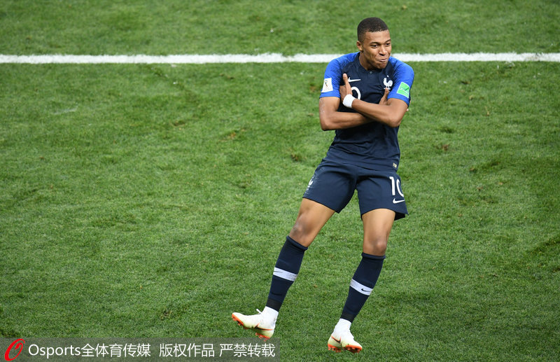 4-1打爆副班长！曼联3轮不败：只差第4名1分 31岁队长2射1传造3球