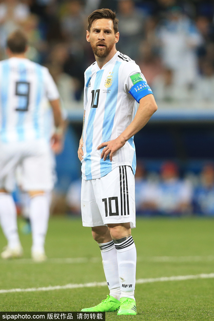 科贝电台：阿拉巴肌肉过载缺席训练，楚阿梅尼有望进入大名单（科贝电台：阿拉巴因肌肉过载未参加训练，楚阿梅尼有望入选大名单）