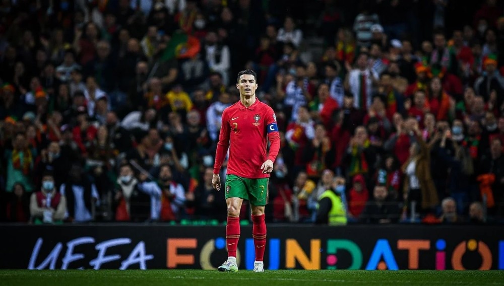 再次相见！穆勒生涯对阵梅西共计7胜3负，并留下诸多名场面