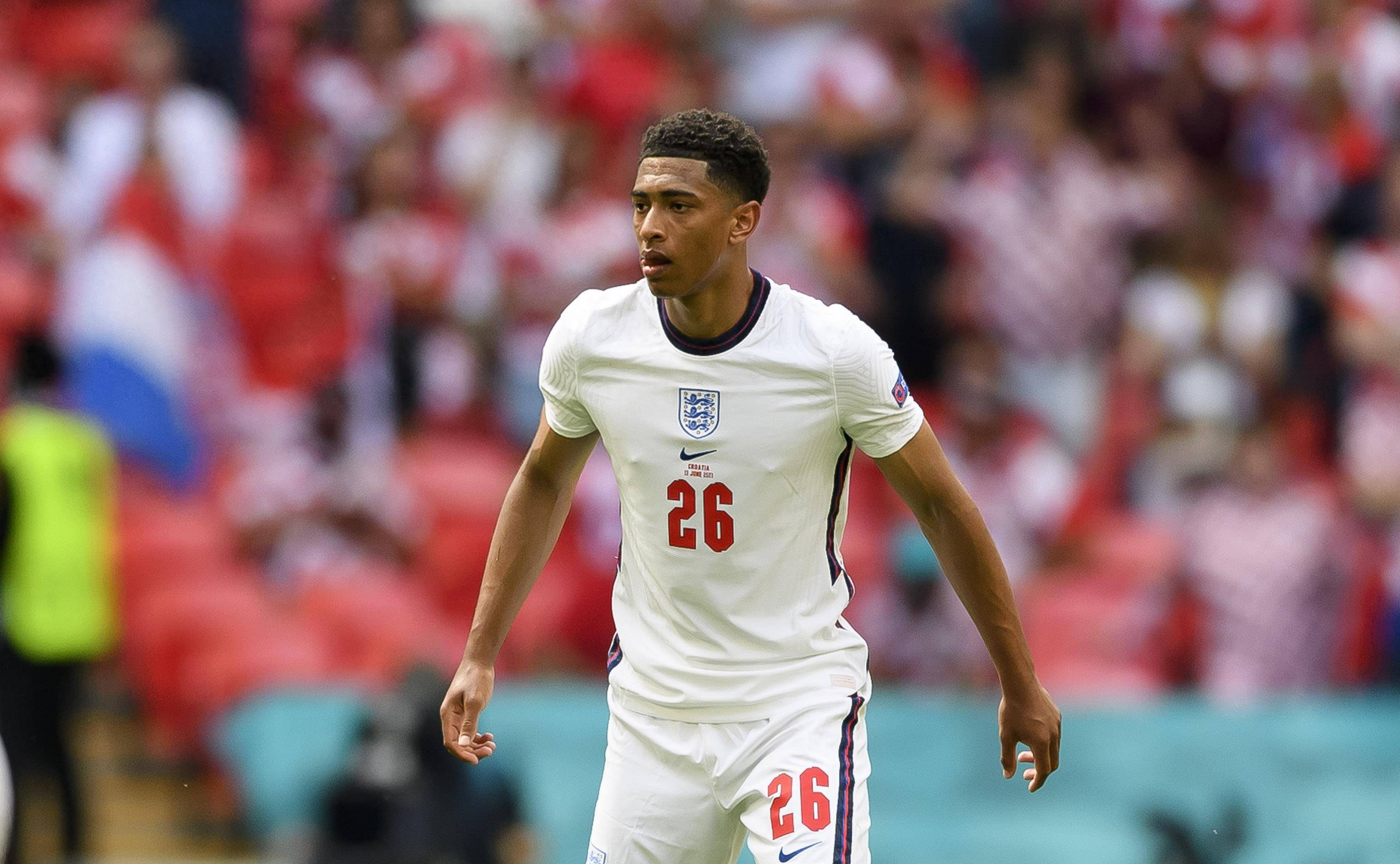 继C罗和小卢卡斯后，奥斯梅恩是第三位欧冠客场对贾府戴帽的球员