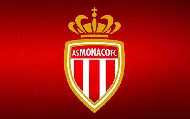 阿诺德受伤影响皇马阵容，巴尔韦德需客串右后卫，球迷呼吁调整阵型。