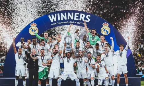 意甲对阵第30支球队球门，劳塔罗当选国米4-0科莫全场最佳（劳塔罗攻破意甲生涯第30队球门 国米4-0科莫他当选全场最佳）