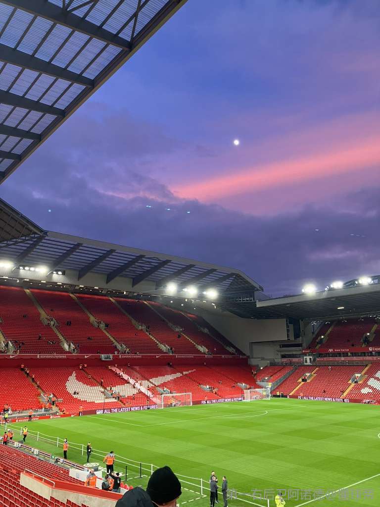 曼联英超14轮1-1战平西汉姆联，近5轮仅胜1场，阿莫林执教遇质疑，防守问题突出。